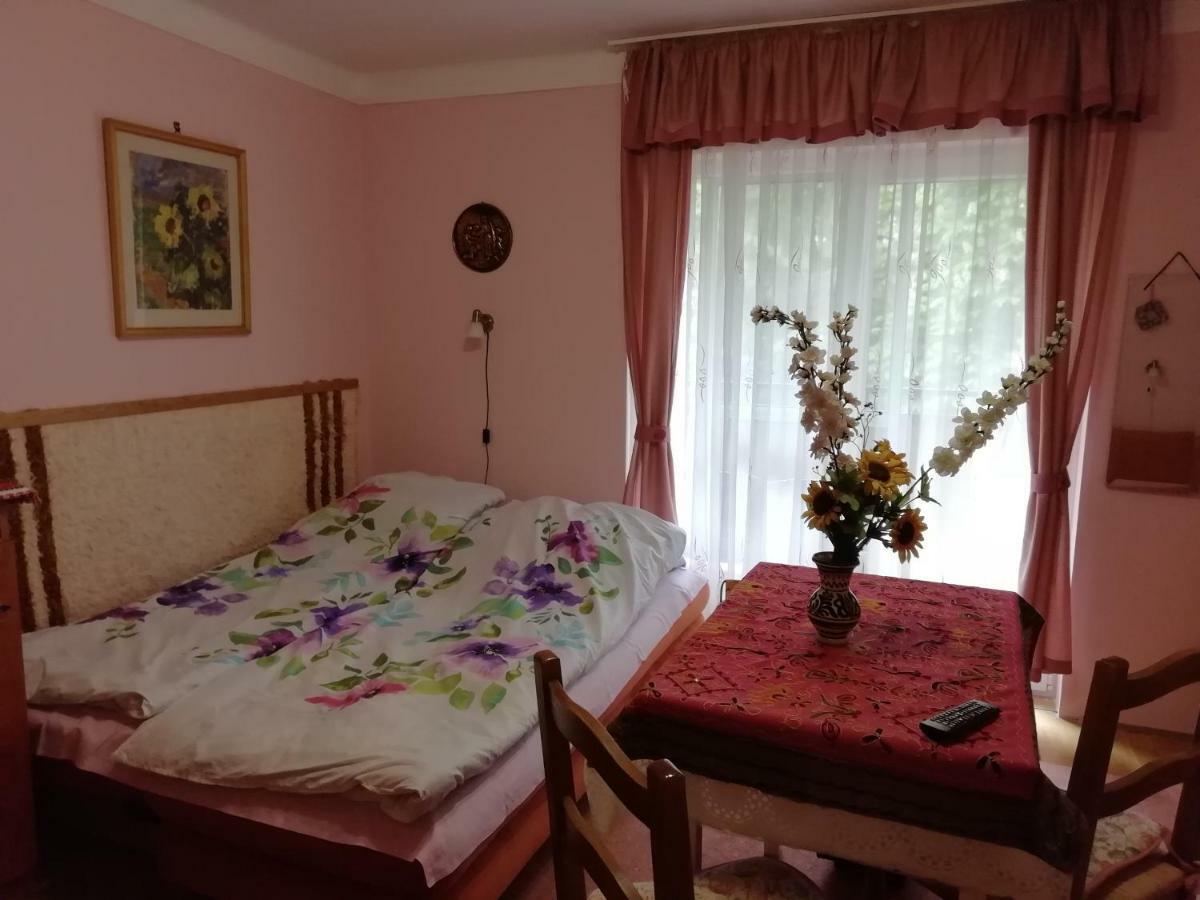 Gyoengyvirag Ueduelo - Mario Apartman Harkány Exterior foto
